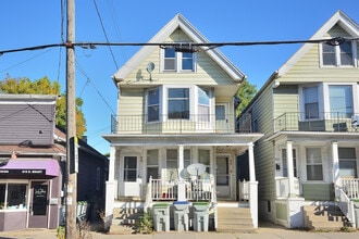 Building Photo - 818/820 Brady