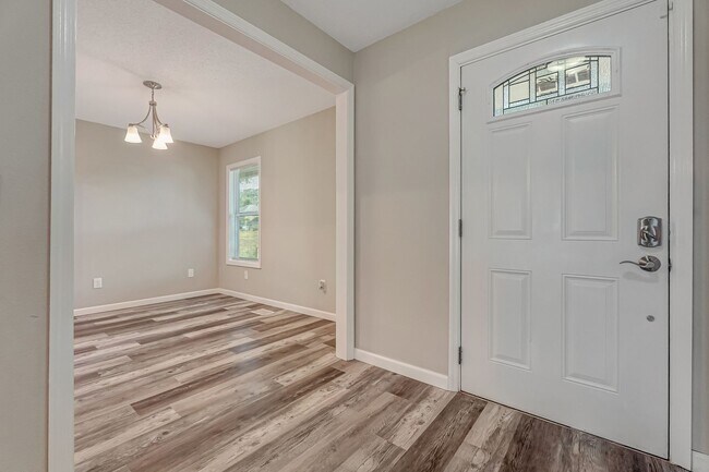 Building Photo - Charming 2-Bedroom, 2-Bath Home in the Hea...