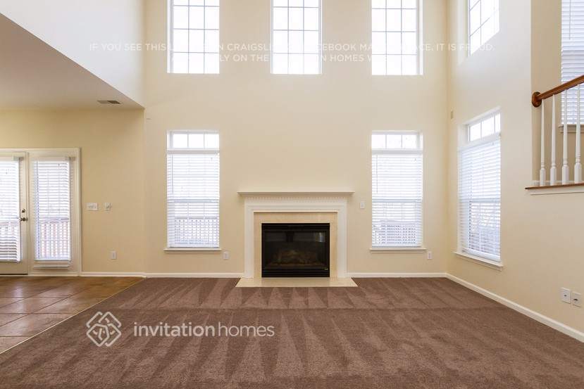 Building Photo - 9834 Edinburgh Ln