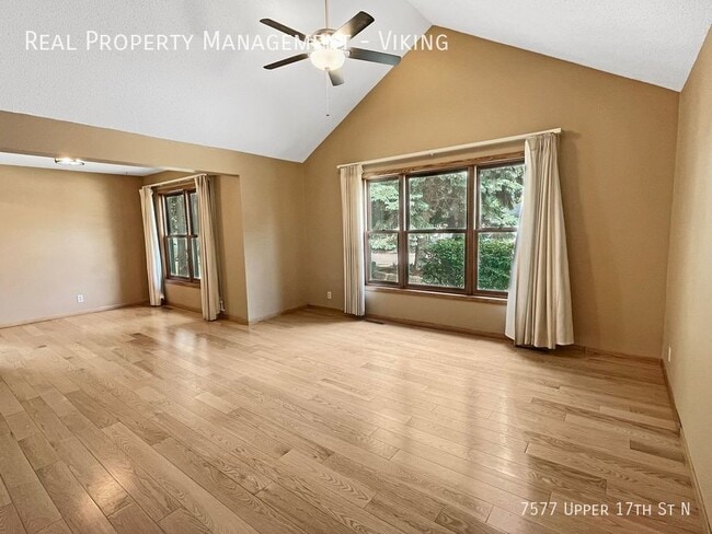 Building Photo - 2 Bedroom 2 Bathroom Home with Fenced In Y...