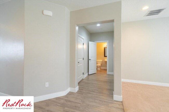 Building Photo - 4 Bedroom Spacious St. George Home with Large Backyard