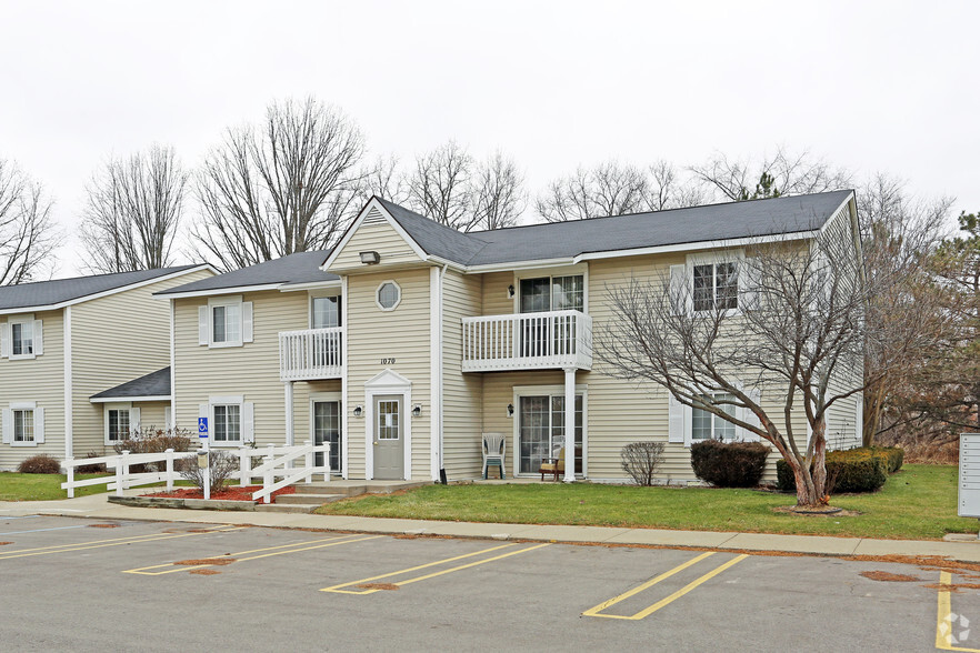 Primary Photo - Gateway Apartments