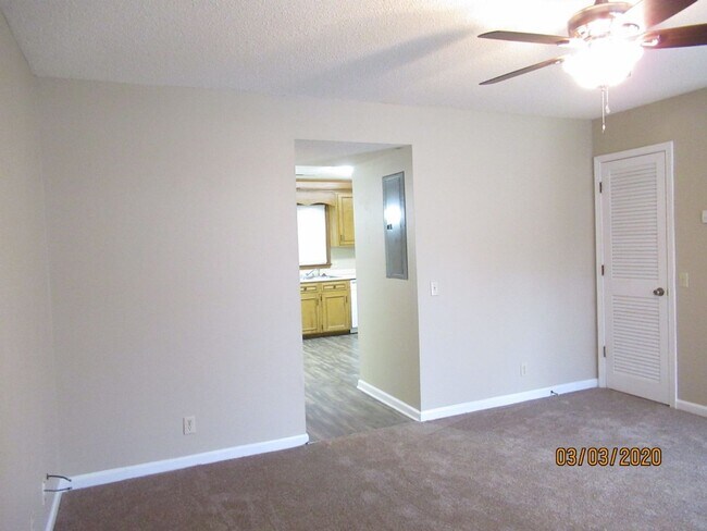 Building Photo - Mallwood Subdivision