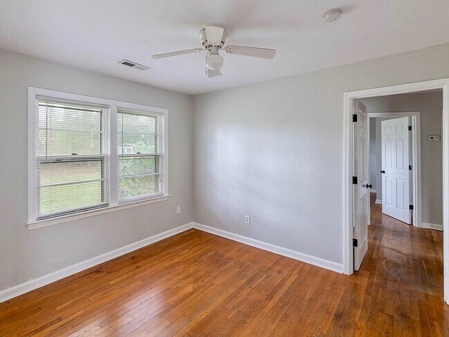 Building Photo - 4 Bedroom 2 Bath House in Lawton Bluff - James Island