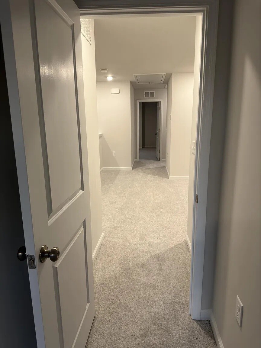 Building Photo - Room in Townhome on Kasota Ln