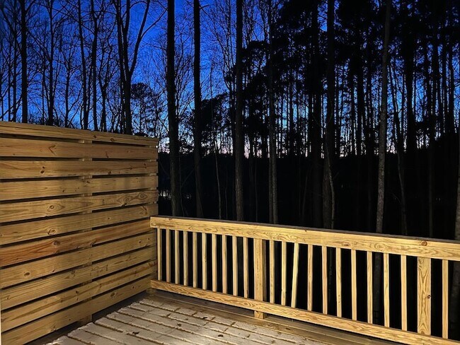 Building Photo - 1802 Stroup St