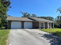 Building Photo - 240 Kingswood Dr