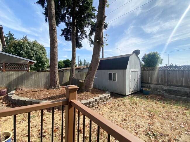 Building Photo - Charming 3 bedroom Federal Way home