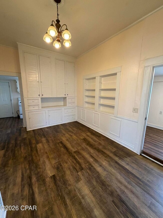 Building Photo - 1002 Indiana Ave