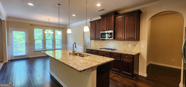 Building Photo - 525 Twelve Oaks Dr