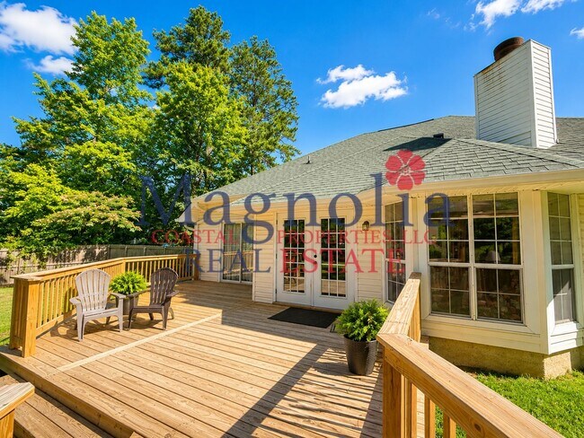 Building Photo - 3 bedrooms, 2 bathrooms in Richmond Hill's Oxford Subdivision