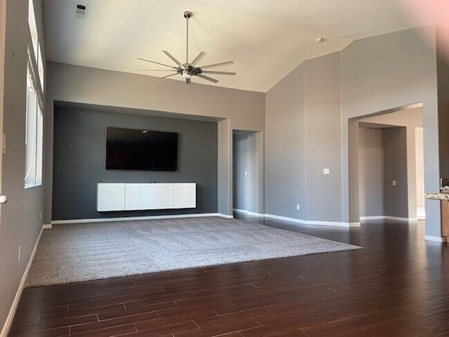 Building Photo - 11707 Christmas Rose Dr