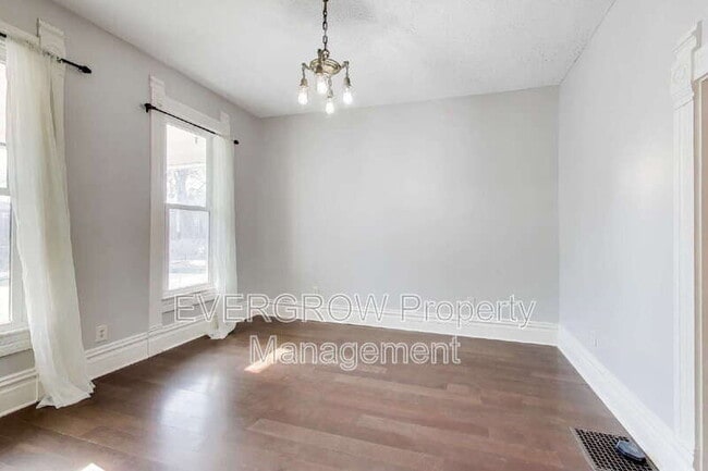 Building Photo - 1140 Hoyt Ave