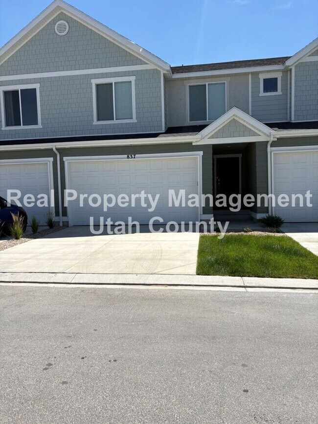 Building Photo - 837 E Oakum Ln
