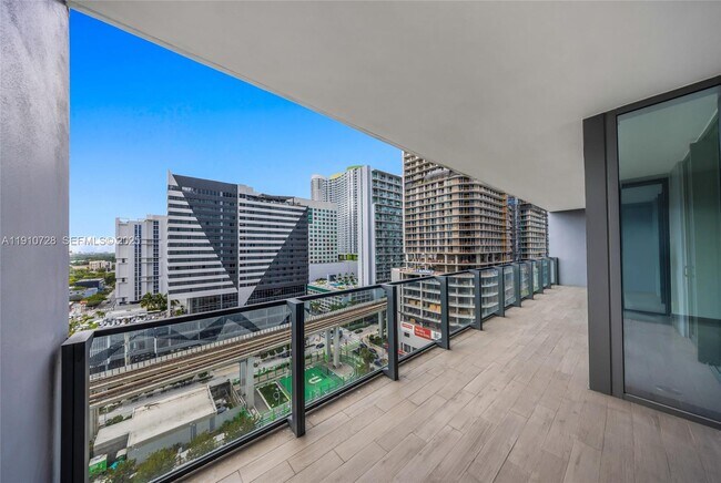 Building Photo - 88 SW 7th St