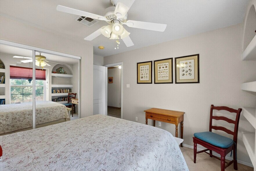 Building Photo - 2004 Vista Lejano