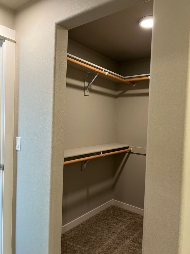 Building Photo - 3 Bedroom, 2 Bath Home  Built in 2022 - Po...