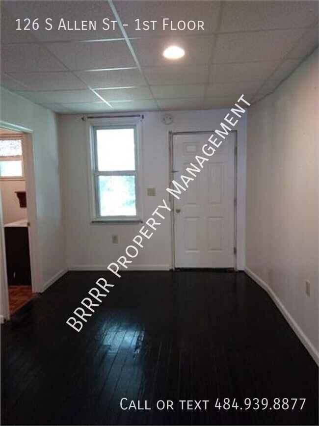 Building Photo - 126 Allen St