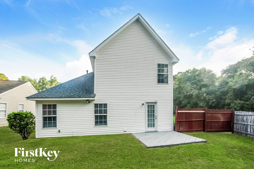 Building Photo - 2192 Mallard Pointe Dr