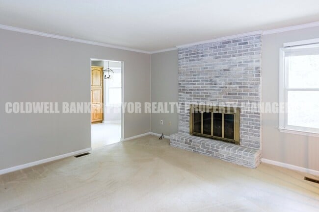 Building Photo - 211 Sandpiper Ln