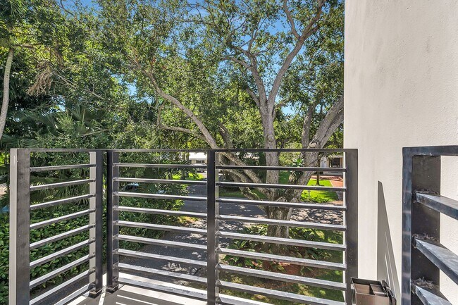 Building Photo - 5921 SW 87th St