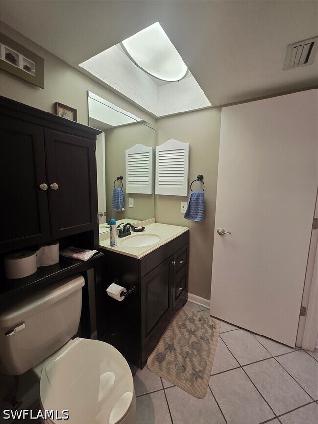 Building Photo - 4955 Pepper Cir