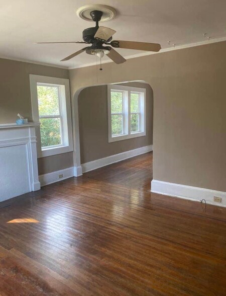 Building Photo - 2053 Monroe St