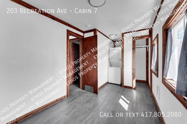 Building Photo - 203 Recreation Ave