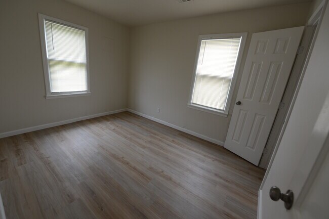 Building Photo - 111 W Haddock St