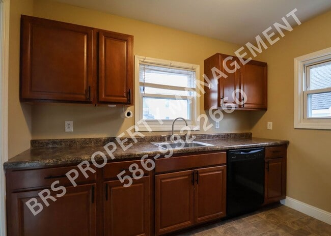 Building Photo - 3 Bed house