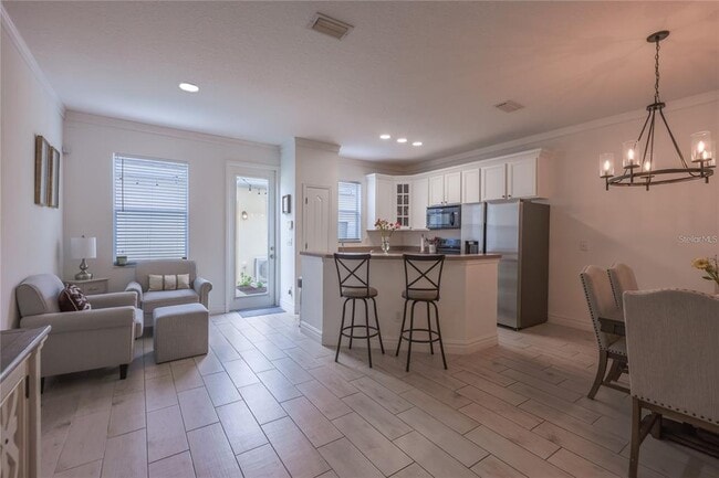 Building Photo - 14128 Avenue of the Groves