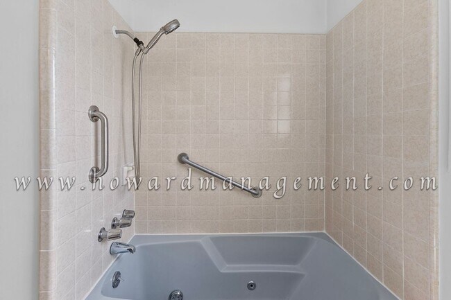 Building Photo - Home in WEST LA Cozy, Well Kept 3 Bedroom Home, Laundry & Garage, Pet Friendly, with a Yard