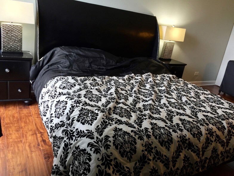 Building Photo - 200 N Dearborn St