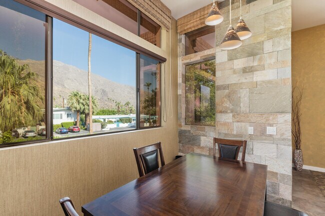 Building Photo - 780 E Palm Canyon Dr