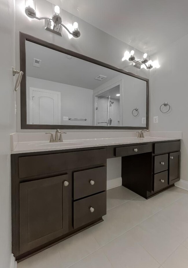 Building Photo - Sullivan Lane