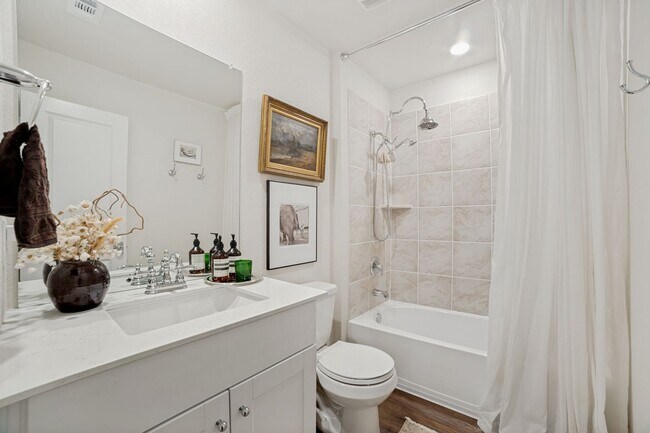 Building Photo - Beautiful 5-Bedroom Home in Riverstone at Westpointe