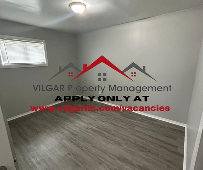 Building Photo - Step into this freshly updated 3 bed, 1 ba...