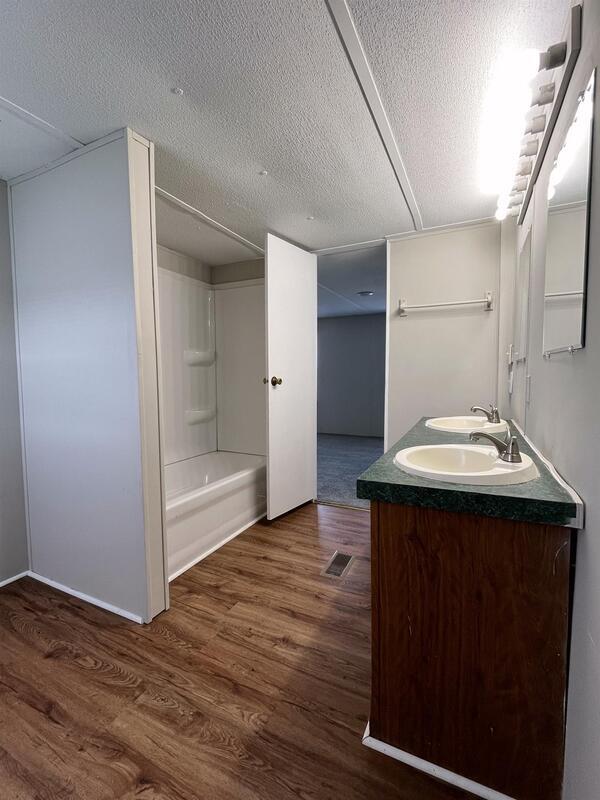 Building Photo - 217 E Tower Ln