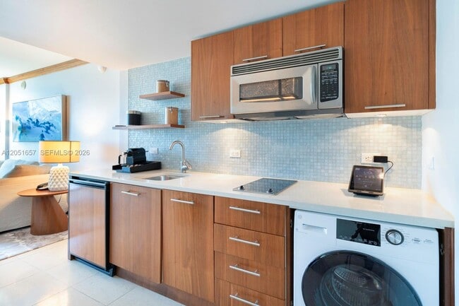 Building Photo - 6801 Collins Ave