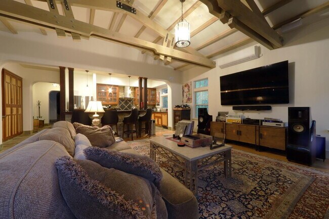 Building Photo - Don't miss this amazing opportunity to rent a higher end home nestled in the trees in the coveted...