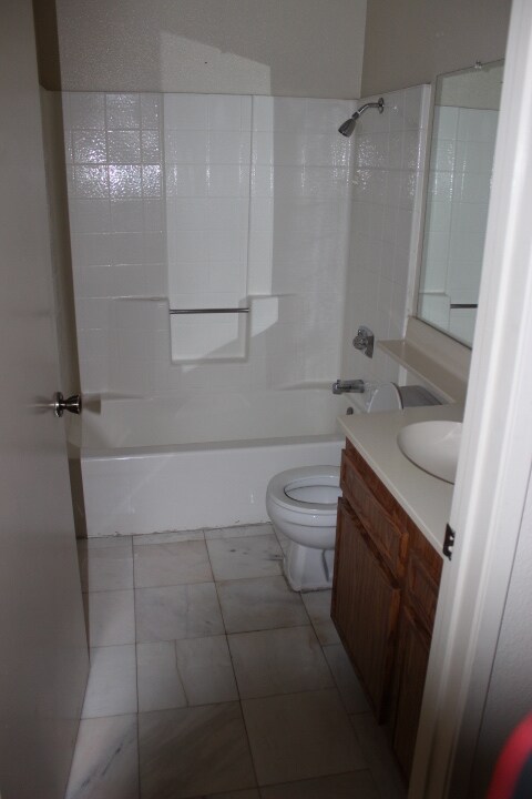 Building Photo - 27219 El Puente St