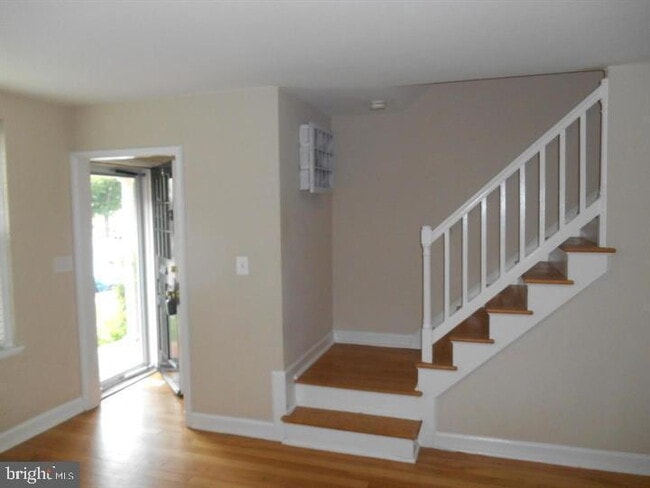 Building Photo - Charming Three-Level Fairlington Townhouse!