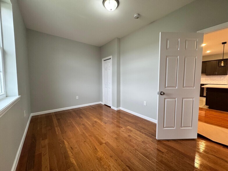 Building Photo - 61 N Grove St