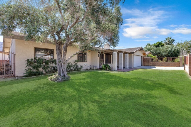 Building Photo - 53780 Avenida Diaz