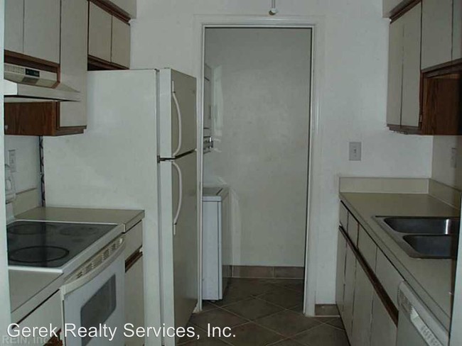 Building Photo - 1 br, 1.5 bath House - 1411 Ivywood Road