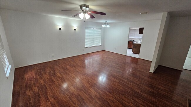 Building Photo - 975 N Red Cedar Cir