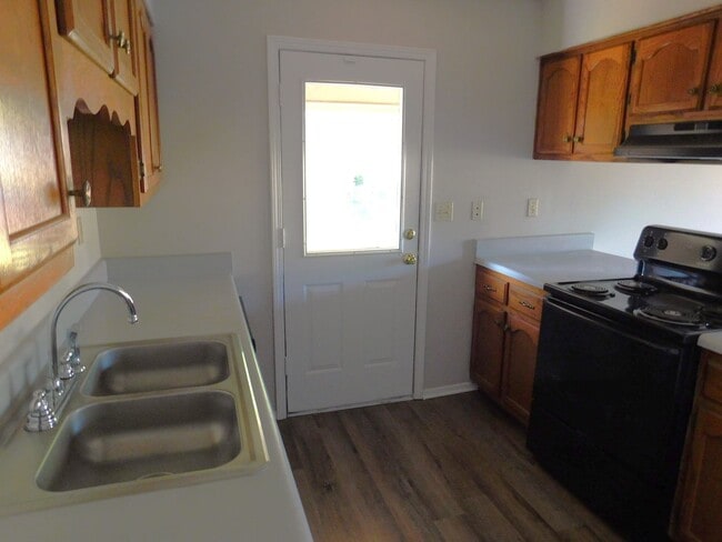 Building Photo - 5840 Waverly Dr