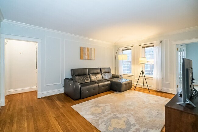 Building Photo - 6330 S Rosebury Ave