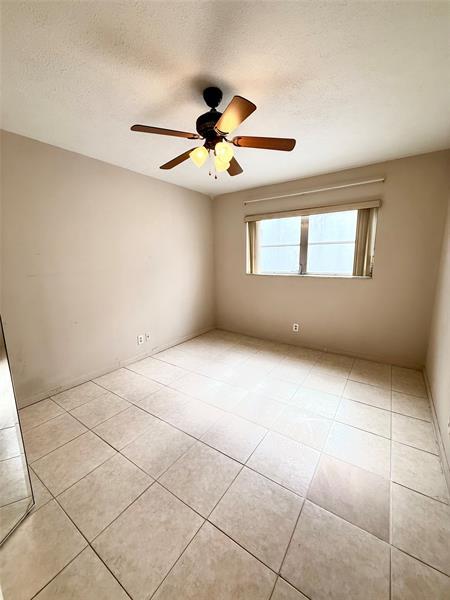 Building Photo - 4821 NW 22nd Ct