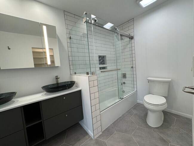 Building Photo - 431 N Alhambra Ave